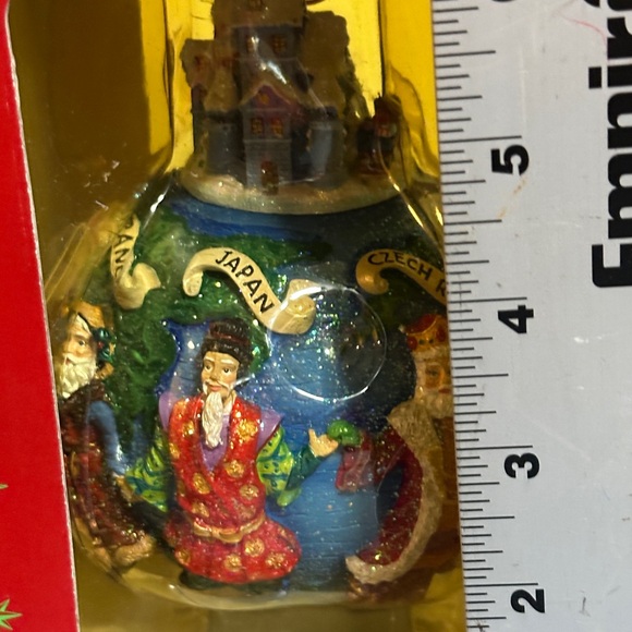 Christopher Radko Santas Around the World Christmas Ornament Hanging 3D Resin - Picture 7 of 7